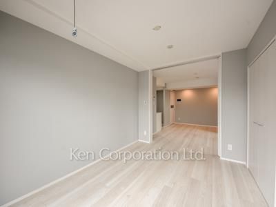 Bedroom ※Photo of the same layout on 10 floor. Decoration and fixture may differ.