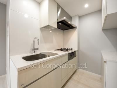 Kitchen ※Photo of the same layout on 10 floor. Decoration and fixture may differ.