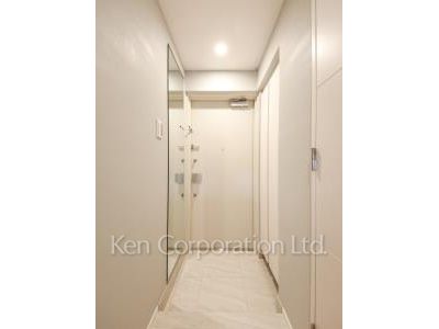 Entrance ※Photo of the same layout on 6 floor. Decoration and fixture may differ.