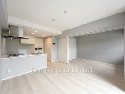 Living-Dining ※Photo of the same layout on 6 floor. Decoration and fixture may differ.