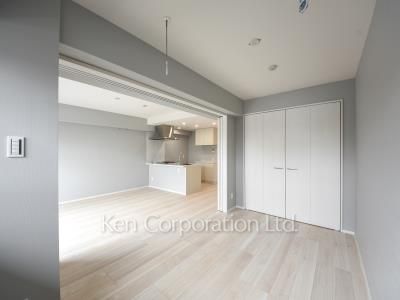 Bedroom ※Photo of the same layout on 6 floor. Decoration and fixture may differ.