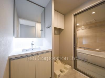 Powder Room ※Photo of the same layout on 6 floor. Decoration and fixture may differ.