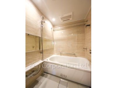 Bath ※Photo of the same layout on 6 floor. Decoration and fixture may differ.