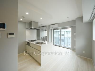 Living-Dining ※Photo of the same layout on 4 floor. Decoration and fixture may differ.