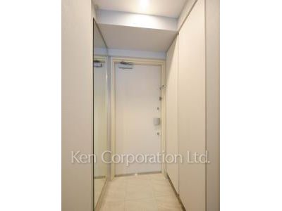 Entrance ※Photo of the same layout on 4 floor. Decoration and fixture may differ.