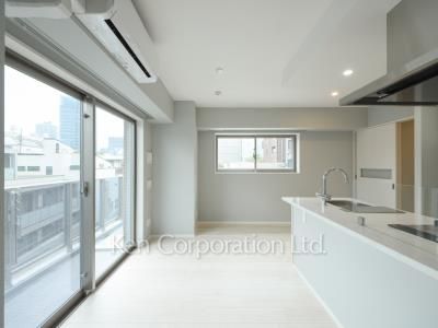 Living-Dining ※Photo of the same layout on 4 floor. Decoration and fixture may differ.