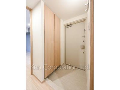 Entrance ※Photo of the same layout on 4 floor. Decoration and fixture may differ.