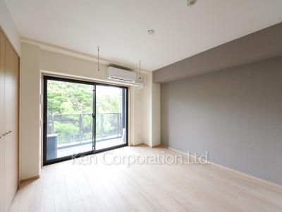 Bedroom ※Photo of the same layout on 4 floor. Decoration and fixture may differ.