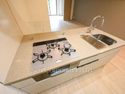 Kitchen ※Photo of the same layout on 4 floor. Decoration and fixture may differ.