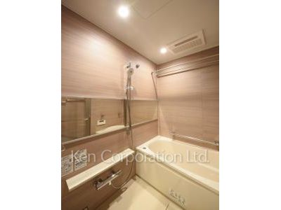 Bath ※Photo of the same layout on 5 floor. Decoration and fixture may differ.