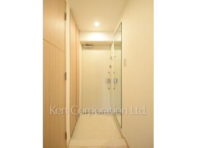Entrance ※Photo of the same layout on 5 floor. Decoration and fixture may differ.