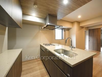 Kitchen ※Photo of the same layout on 2 floor. Decoration and fixture may differ.