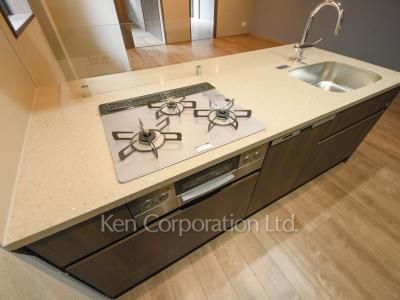 Kitchen ※Photo of the same layout on 2 floor. Decoration and fixture may differ.