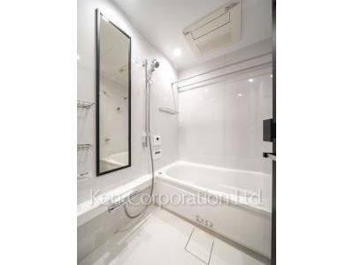 Bath ※Photo of the same layout on 4 floor. Decoration and fixture may differ.