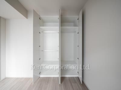 Closet ※Photo of the same layout on 4 floor. Decoration and fixture may differ.