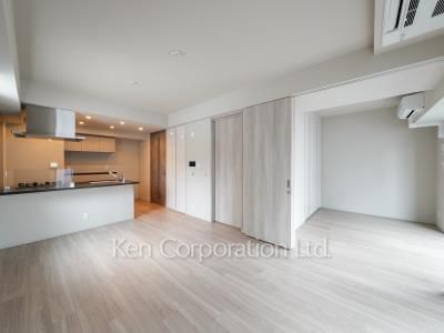 Living-Dining ※Photo of the same layout on 4 floor. Decoration and fixture may differ.