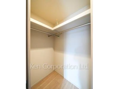Walk-In Closet ※Photo of the same layout on 2 floor. Decoration and fixture may differ.