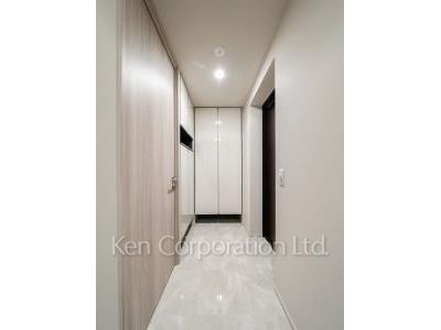Entrance ※Photo of the same layout on 2 floor. Decoration and fixture may differ.