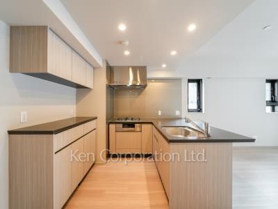 Kitchen ※Photo of the same layout on 2 floor. Decoration and fixture may differ.