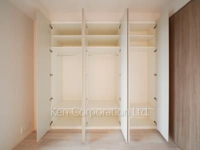 Closet ※Photo of the same layout on 10 floor. Decoration and fixture may differ.
