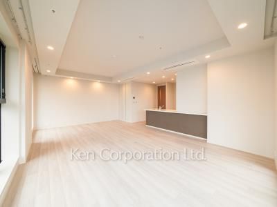 Living-Dining ※Photo of the same layout on 10 floor. Decoration and fixture may differ.