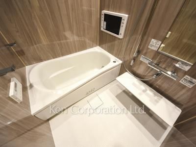 Bath ※Photo of the same layout on 7 floor. Decoration and fixture may differ.