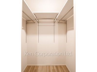 Walk-In Closet ※Photo of the same layout on 2 floor. Decoration and fixture may differ.