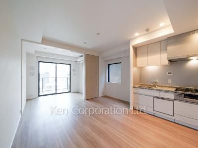 Living-Dining ※Photo of the same layout on 10 floor. Decoration and fixture may differ.