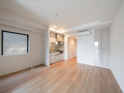 Living-Dining ※Photo of the same layout on 10 floor. Decoration and fixture may differ.