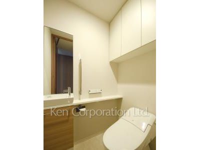 Lavatory ※Photo of the same layout on 27 floor. Decoration and fixture may differ.