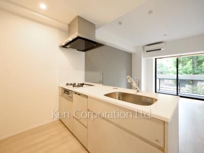 Kitchen ※Photo of the same layout on 2 floor. Decoration and fixture may differ.