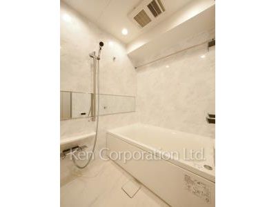 Bath ※Photo of the same layout on 2 floor. Decoration and fixture may differ.