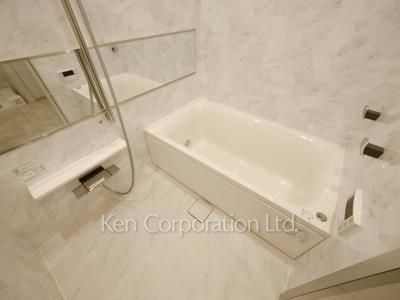 Bath ※Photo of the same layout on 2 floor. Decoration and fixture may differ.