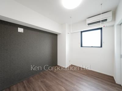 Bedroom ※Photo of the same layout on 9 floor. Decoration and fixture may differ.