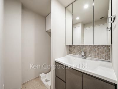 Powder Room ※Photo of the same layout on 9 floor. Decoration and fixture may differ.