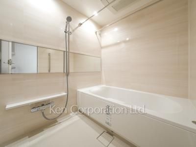 Bath ※Photo of the same layout on 29 floor. Decoration and fixture may differ.