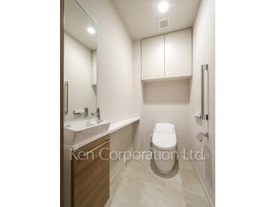 Lavatory ※Photo of the same layout on 29 floor. Decoration and fixture may differ.