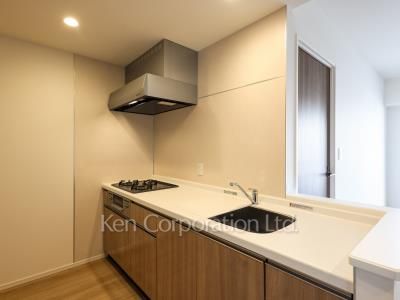 Kitchen ※Photo of the same layout on 3 floor. Decoration and fixture may differ.