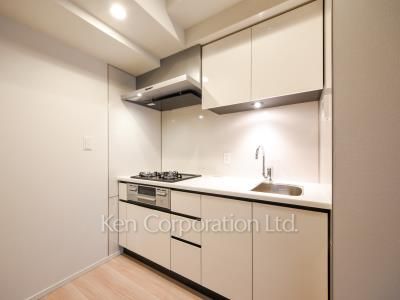 Kitchen ※Photo of the same layout on 2 floor. Decoration and fixture may differ.