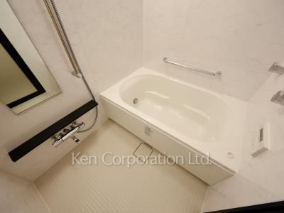 Bath ※Photo of the same layout on 2 floor. Decoration and fixture may differ.