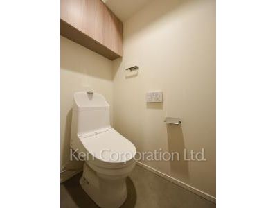 Lavatory ※Photo of the same layout on 2 floor. Decoration and fixture may differ.