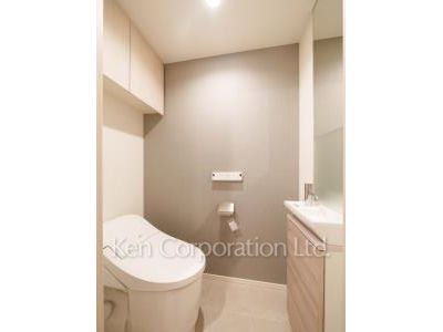 Lavatory ※Photo of the same layout on 3 floor. Decoration and fixture may differ.