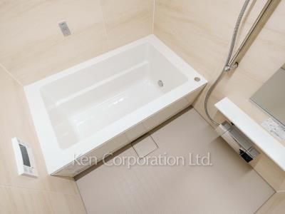 Bath ※Photo of the same layout on 3 floor. Decoration and fixture may differ.