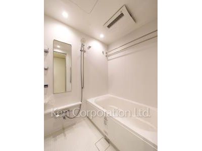 Bath ※Photo of the same layout on 6 floor. Decoration and fixture may differ.