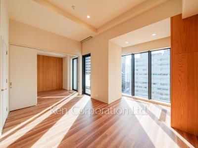 Living-Dining ※Photo of the same layout on 9 floor. Decoration and fixture may differ.