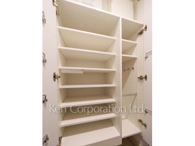 Shoes Closet ※Photo of the same layout on 9 floor. Decoration and fixture may differ.
