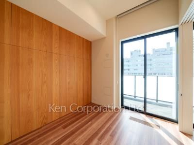 Bedroom ※Photo of the same layout on 9 floor. Decoration and fixture may differ.