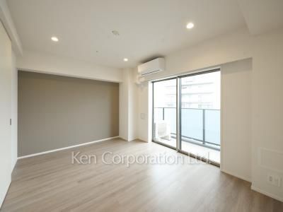 Bedroom ※Photo of the same layout on 14 floor. Decoration and fixture may differ.