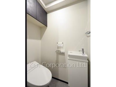 Lavatory ※Photo of the same layout on 5 floor. Decoration and fixture may differ.