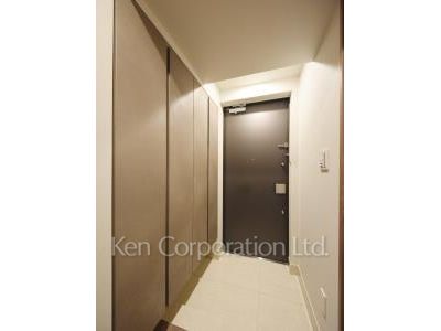 Entrance ※Photo of the same layout on 4 floor. Decoration and fixture may differ.